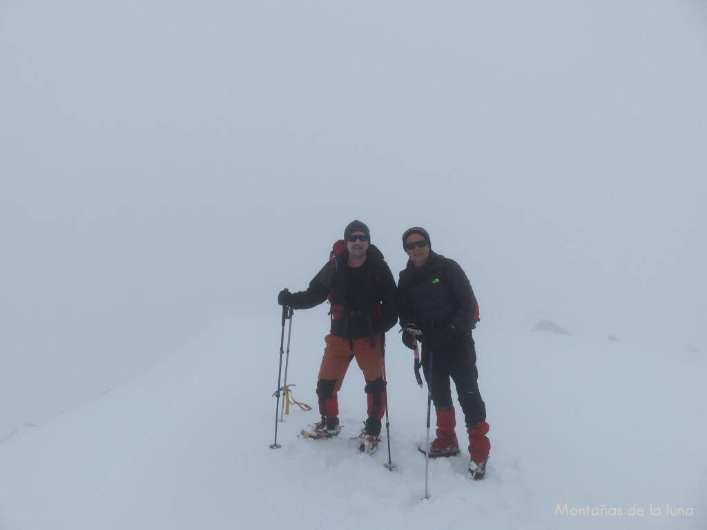 Joaquín y Dani en la cima de la Punta de Las Olas, 3.022 mts.